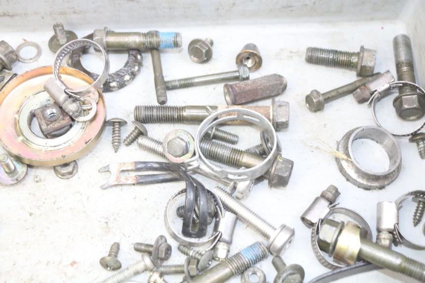 photo de BOLSA DE TORNILLERÍA TORNILLO KYMCO DOWNTOWN ABS 125 (2015 - 2017) - Otra perspectiva