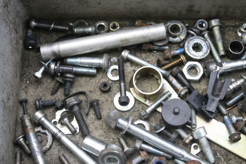 photo de BOLSA DE TORNILLERÍA TORNILLO WAYSCRAL E-SPEED 1 (2022 - 2024) - Primer plano técnico