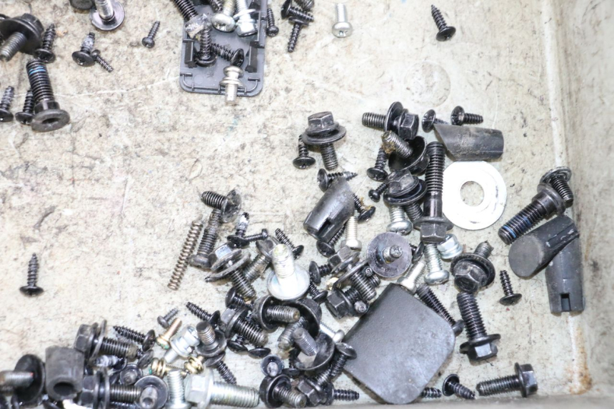 photo de TORNILLOS SEGWAY NINEBOT E125S 1 (2022 - 2026) - Primer plano técnico