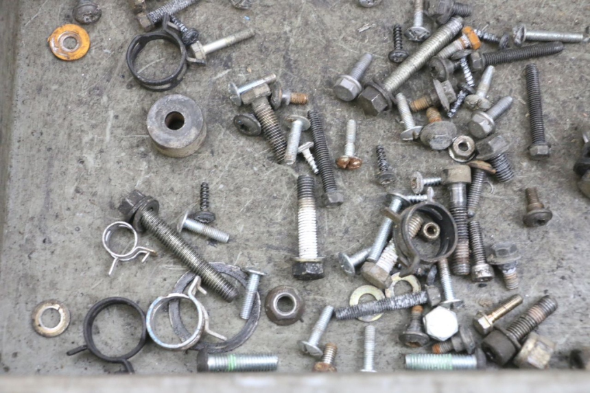 photo de TORNILLOS PEUGEOT ELYSEO 125 (1999 - 2004) - Primer plano técnico