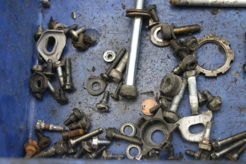 photo de BOLSA DE TORNILLERÍA TORNILLO PEUGEOT ELYSTAR 50 (2002 - 2014) - Zoom estado de uso