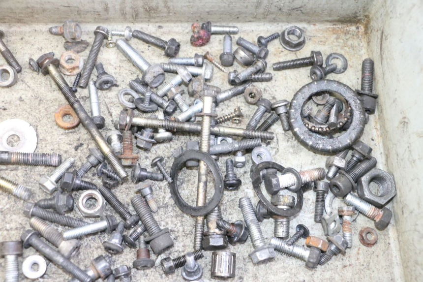 photo de BOLSA DE TORNILLERÍA TORNILLO PEUGEOT ELYSTAR 50 (2002 - 2014) - Otra perspectiva