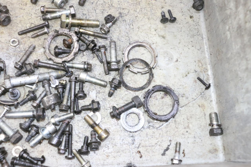 photo de BOLSA DE TORNILLERÍA TORNILLO PEUGEOT ELYSTAR 50 (2002 - 2014) - Otra perspectiva