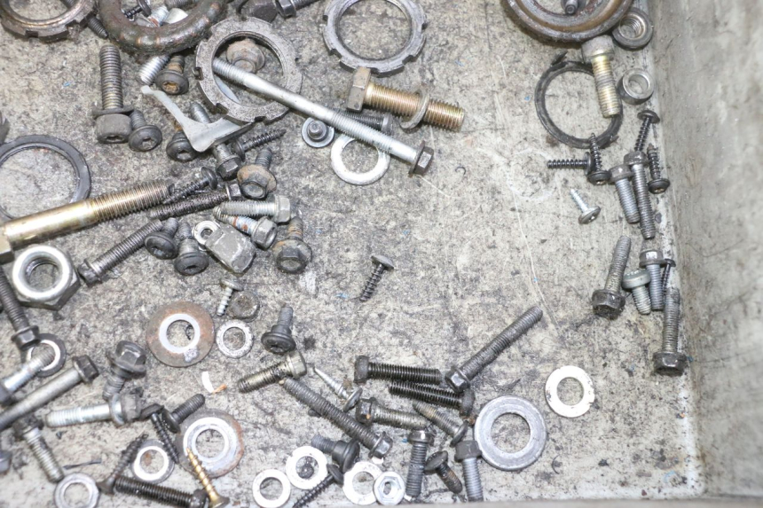 photo de BOLSA DE TORNILLERÍA TORNILLO PEUGEOT ELYSTAR 50 (2002 - 2014) - Otra perspectiva