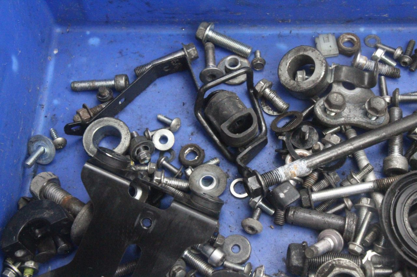 photo de BOLSA DE TORNILLERÍA Y TORNILLOS KAWASAKI ER-6 ER6 F ABS 650 (2012 - 2016) - Detalle de la pieza