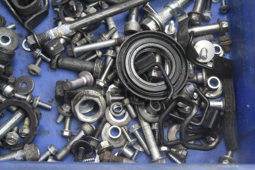 photo de BOLSA DE TORNILLERÍA Y TORNILLOS KAWASAKI ER-6 ER6 F ABS 650 (2012 - 2016) - Primer plano técnico