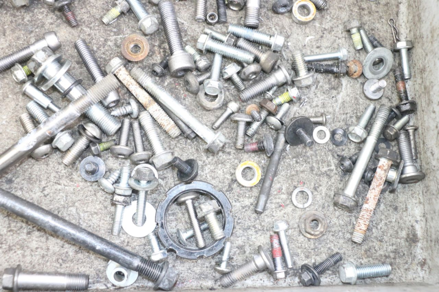 photo de TORNILLOS KAWASAKI ER-6 ER6 N 650 (2012 - 2016) - Otra perspectiva