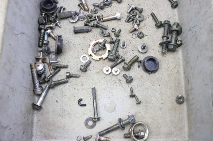 photo de BOLSA DE TORNILLERÍA TORNILLO JM MOTORS EVOLIS 4T 50 (2018 - 2022) - Otra perspectiva