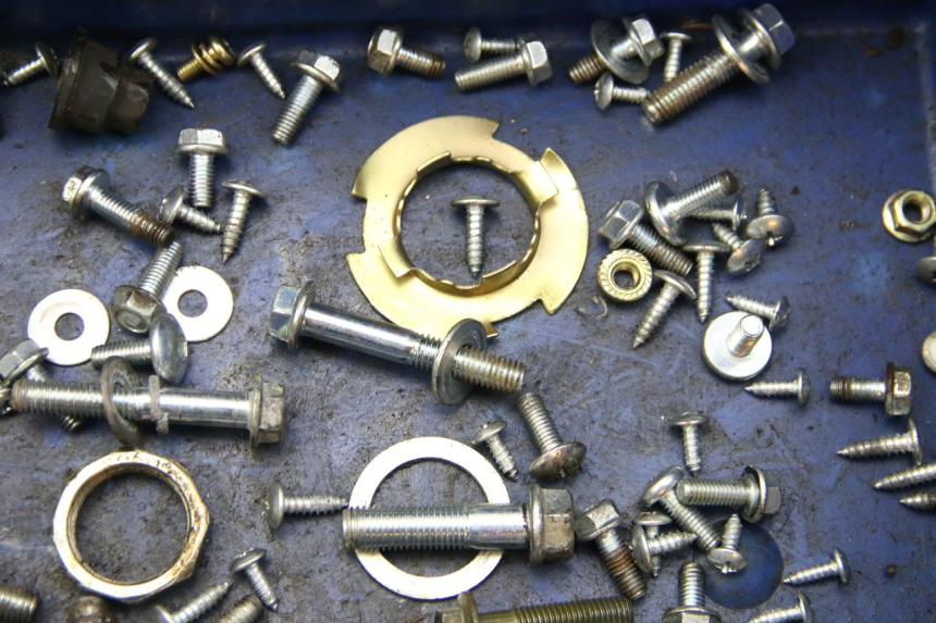 photo de BOLSA DE TORNILLERÍA TORNILLO JM MOTORS EVOLIS 4T 50 (2018 - 2022) - Otra perspectiva