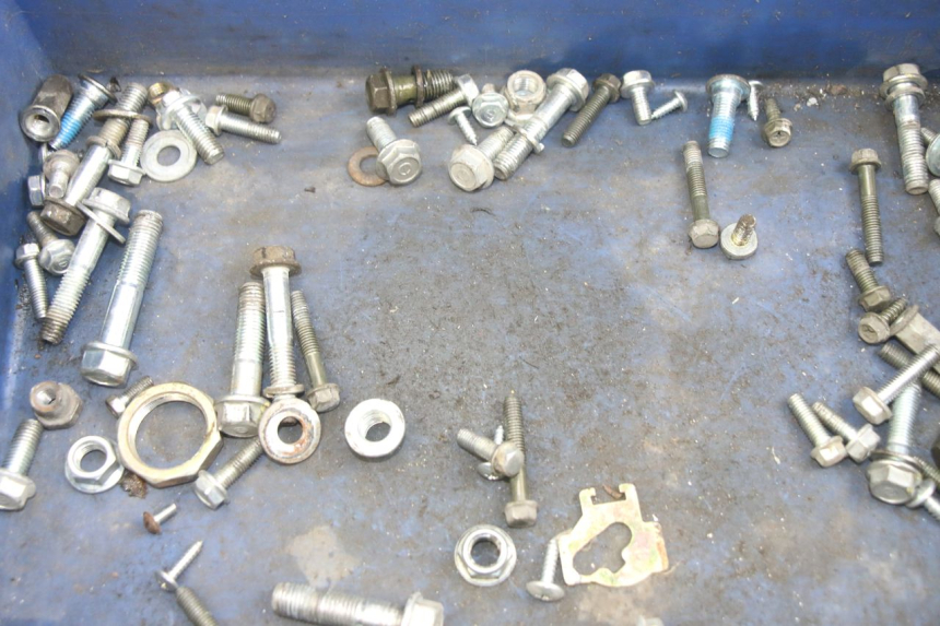 photo de BOLSA DE TORNILLERÍA TORNILLO JM MOTORS EVOLIS 4T 50 (2018 - 2022) - Otra perspectiva