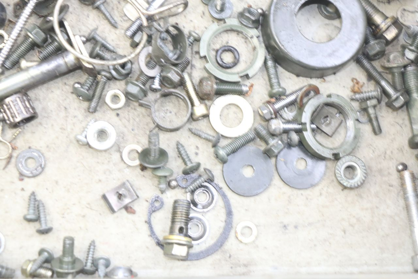 photo de BOLSA DE TORNILLERÍA TORNILLO KEEWAY F-ACT FACT 50 (2006 - 2011) - Zoom estado de uso