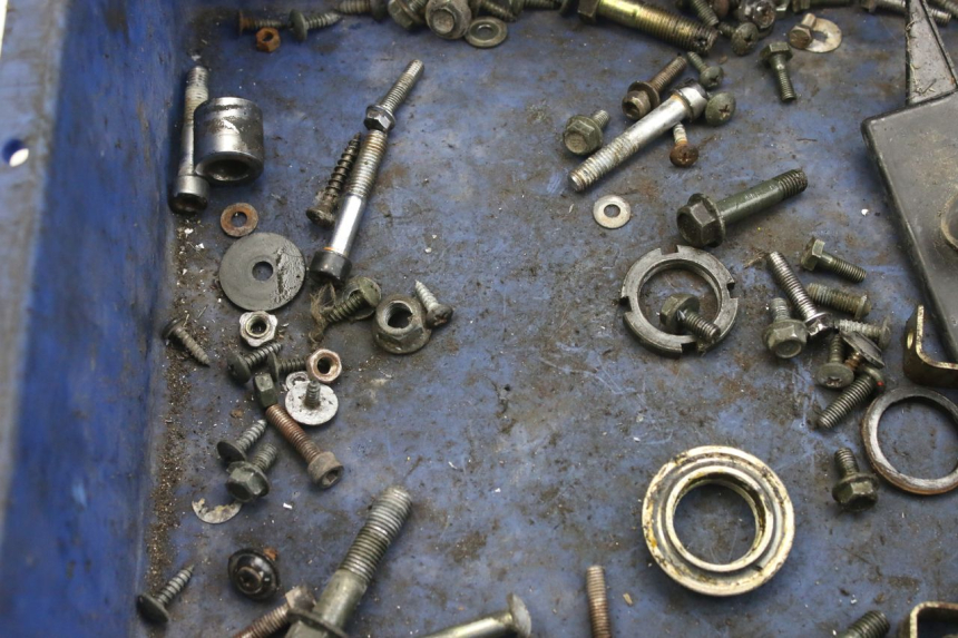 photo de BOLSA DE TORNILLERÍA TORNILLO KEEWAY F-ACT FACT 50 (2006 - 2011) - Zoom estado de uso