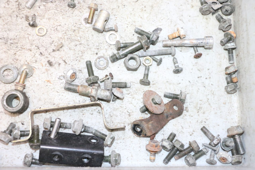 photo de TORNILLOS KEEWAY F-ACT NAKED 50 (2009 - 2014) - Primer plano técnico
