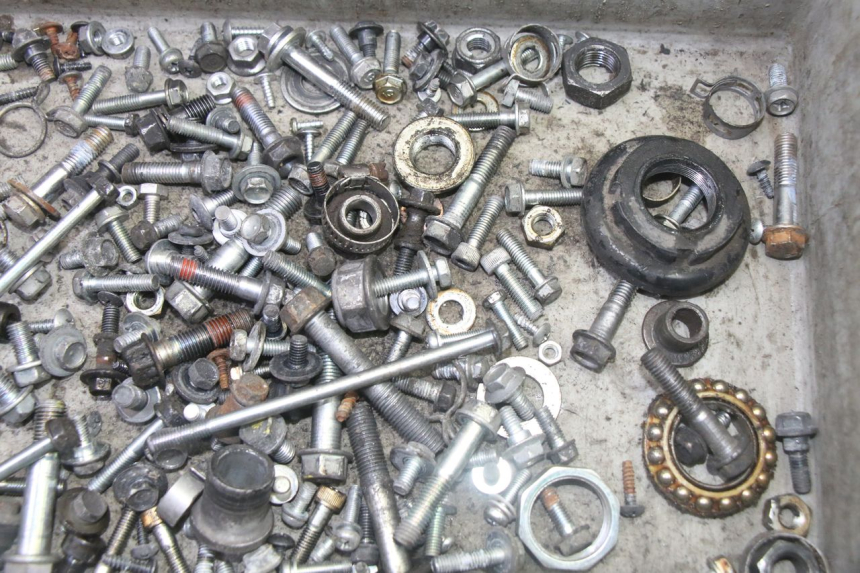 photo de BOLSA DE TORNILLERÍA TORNILLO HONDA FES S-WING SWING ABS 125 (2007 - 2015) - Zoom estado de uso