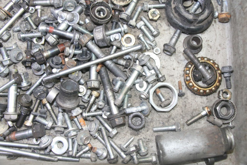 photo de BOLSA DE TORNILLERÍA TORNILLO HONDA FES S-WING SWING ABS 125 (2007 - 2015) - Primer plano técnico