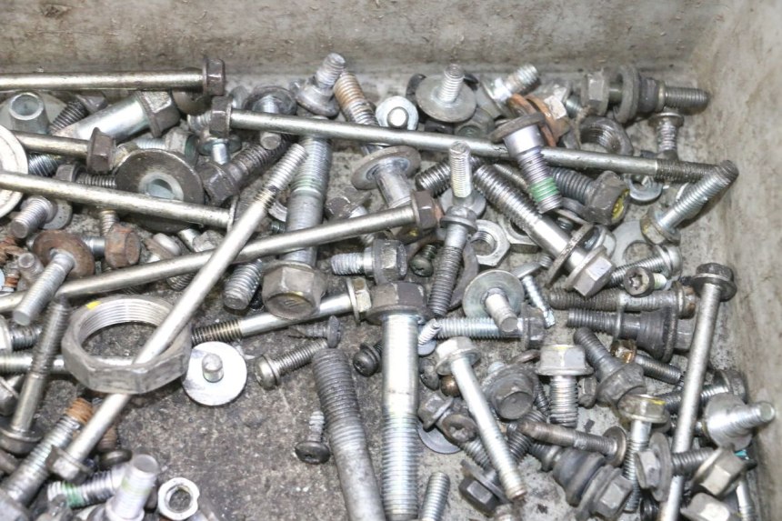 photo de BOLSA DE TORNILLERÍA TORNILLO HONDA FES S-WING SWING ABS 125 (2007 - 2015) - Primer plano técnico