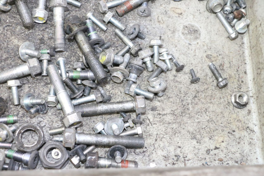 photo de BOLSA DE TORNILLERÍA TORNILLO HONDA FES S-WING SWING ABS 125 (2007 - 2015) - Primer plano técnico