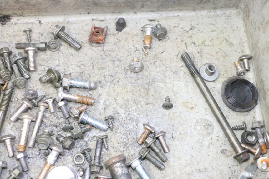 photo de TORNILLOS STAHO FH 50 (2018 - 2019) - Detalle de la pieza