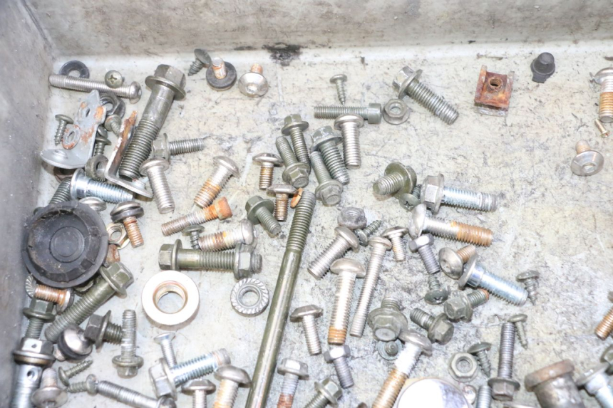 photo de TORNILLOS STAHO FH 50 (2018 - 2019) - Primer plano técnico