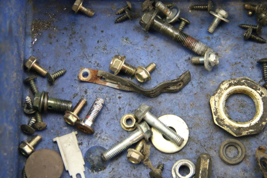 photo de BOLSA DE TORNILLERÍA TORNILLO SYM FIDDLE 2 125 (2010 - 2013) - Primer plano técnico