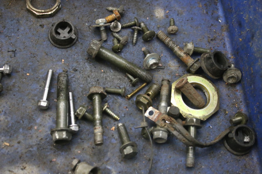 photo de BOLSA DE TORNILLERÍA TORNILLO SYM FIDDLE 2 50 (2008 - 2013) - Otra perspectiva