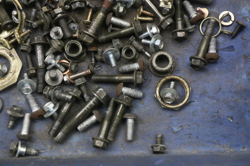 photo de BOLSA DE TORNILLERÍA TORNILLO SYM FIDDLE 2 50 (2008 - 2013) - Primer plano técnico