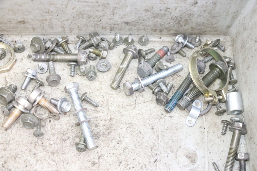 photo de TORNILLOS SYM FIDDLE 3 III 50 (2014 - 2020) - Otra perspectiva