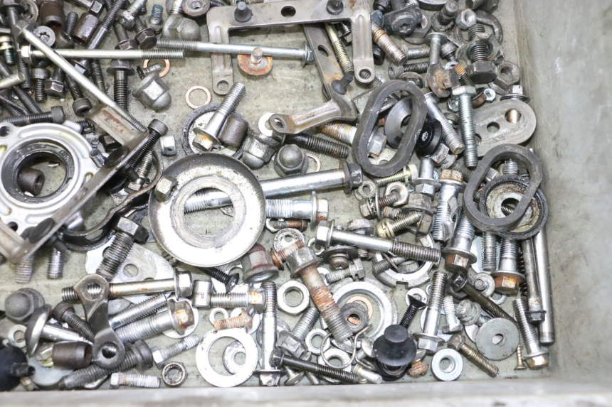 photo de TORNILLOS YAMAHA FJ 36Y 1100 (1984 - 1985) - Primer plano técnico