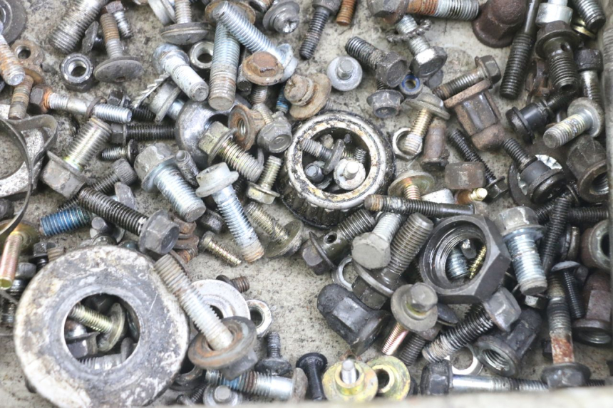 photo de BOLSA DE TORNILLERÍA TORNILLO YAMAHA FJ 3CX 1200 (1986 - 1996) - Zoom estado de uso