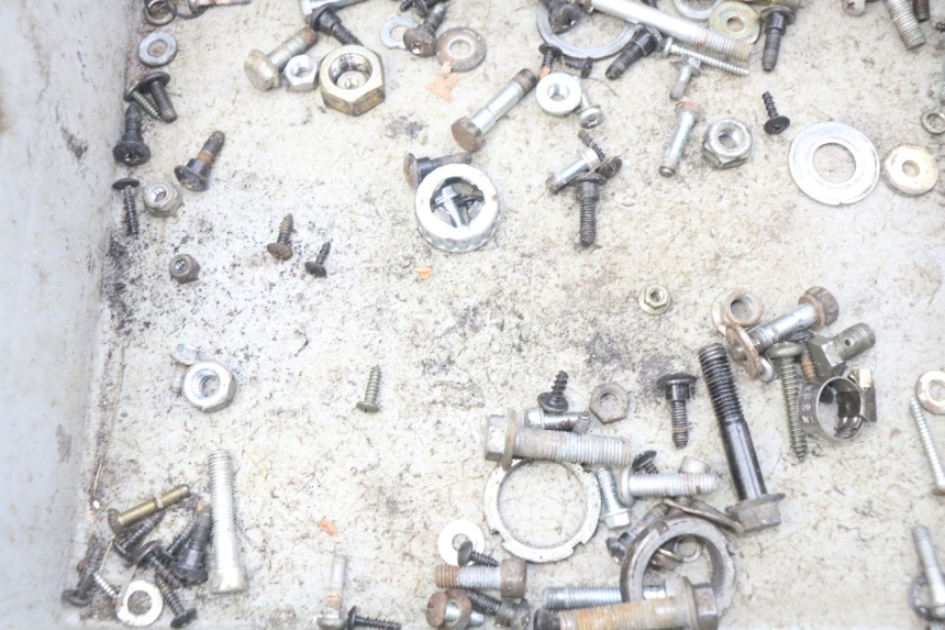 photo de BOLSA DE TORNILLERÍA TORNILLO PIAGGIO FLY 2T 50 (2004 - 2017) - Zoom estado de uso