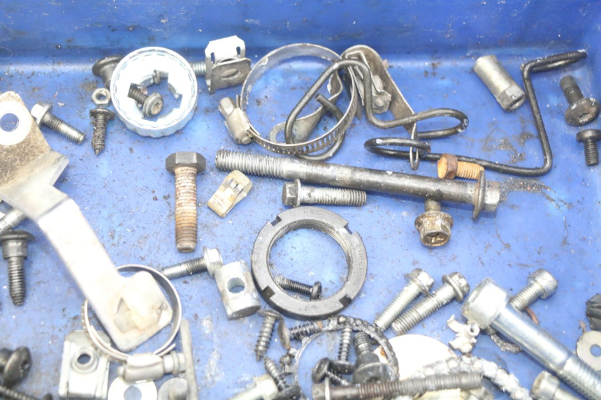 photo de BOLSA DE TORNILLERÍA TORNILLO PIAGGIO FLY 4T 50 (2013 - 2017) - Otra perspectiva