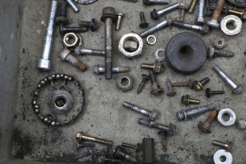 photo de TORNILLOS PIAGGIO FLY 4T 50 (2004 - 2010) - Otra perspectiva