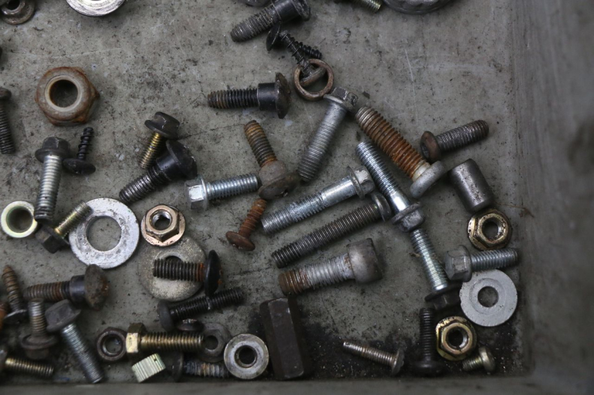 photo de TORNILLOS PIAGGIO FLY 4T 50 (2004 - 2010) - Primer plano técnico