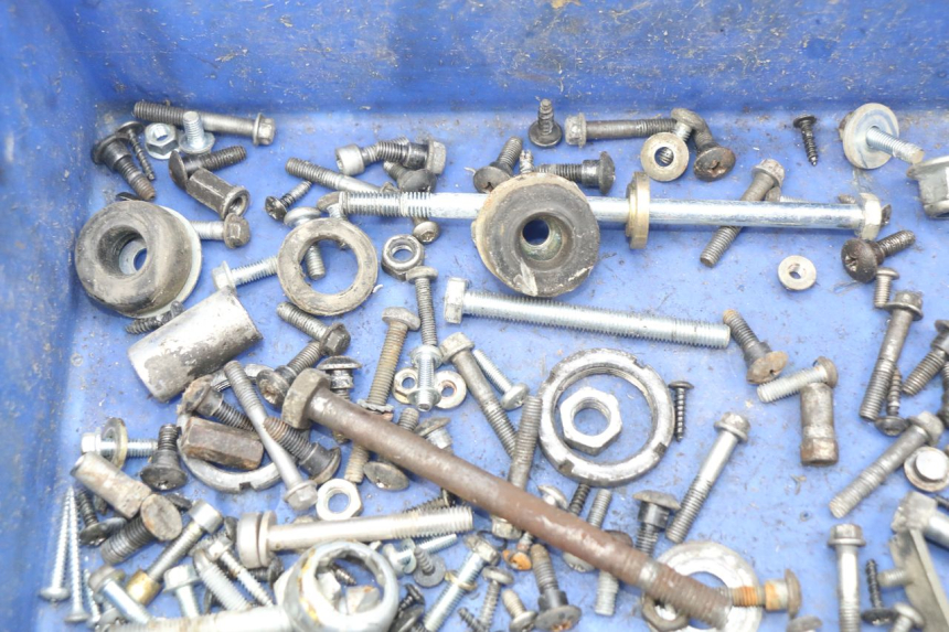 photo de BOLSA DE TORNILLERÍA TORNILLO PIAGGIO FLY 100 (2006 - 2010) - Otra perspectiva