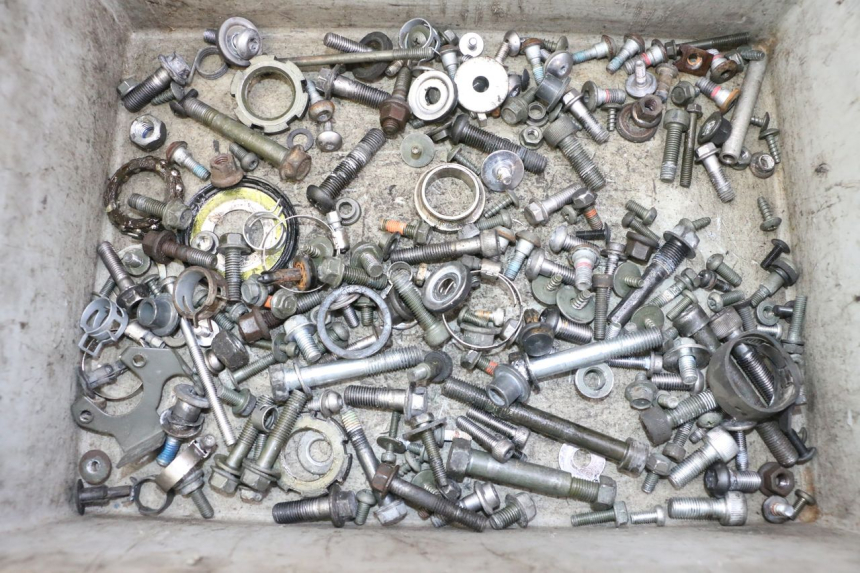 photo de TORNILLOS YAMAHA FZ6 FAZER S2 600 (2007 - 2011) - Vista principal