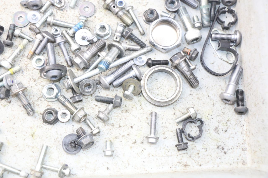 photo de TORNILLOS YAMAHA FZ8 800 (2010 - 2016) - Zoom estado de uso