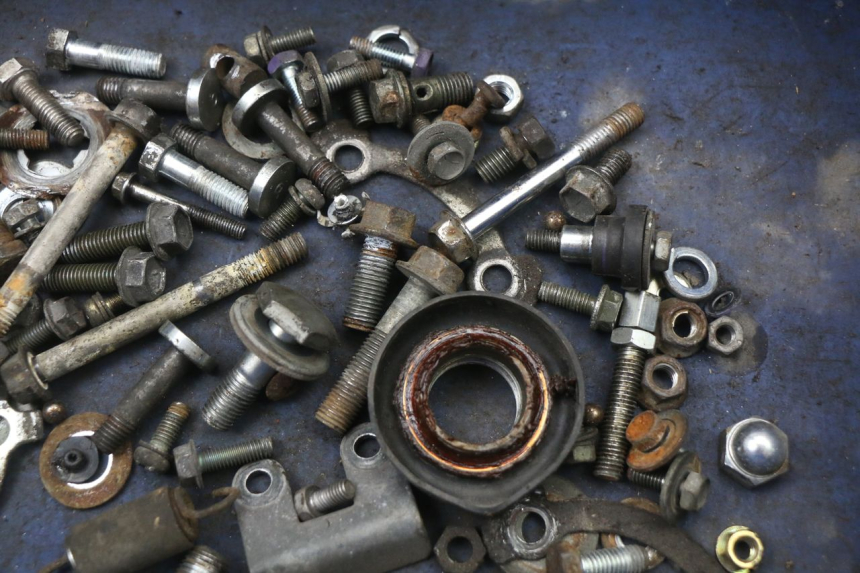 photo de TORNILLOS SUZUKI GN 125 (1997 - 2000) - Zoom estado de uso