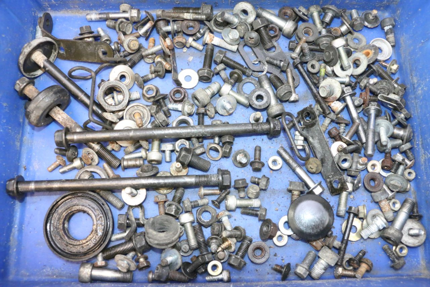photo de TORNILLOS KAWASAKI GPX F ZX750F 750 (1986 - 1990) - Vista principal