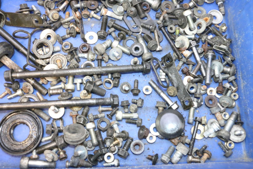 photo de TORNILLOS KAWASAKI GPX F ZX750F 750 (1986 - 1990) - Detalle de la pieza