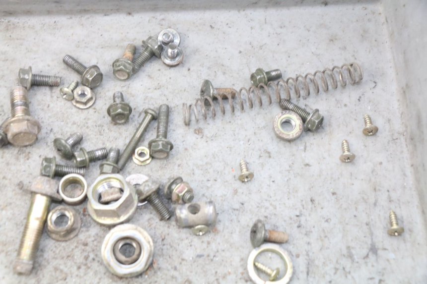 photo de BOLSA DE TORNILLERÍA TORNILLO EUROCKA GREEN 1 - Otra perspectiva