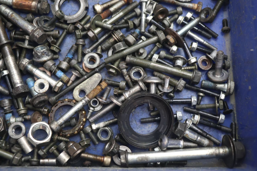 photo de TORNILLOS SUZUKI GSF N BANDIT 1200 (2001 - 2005) - Primer plano técnico
