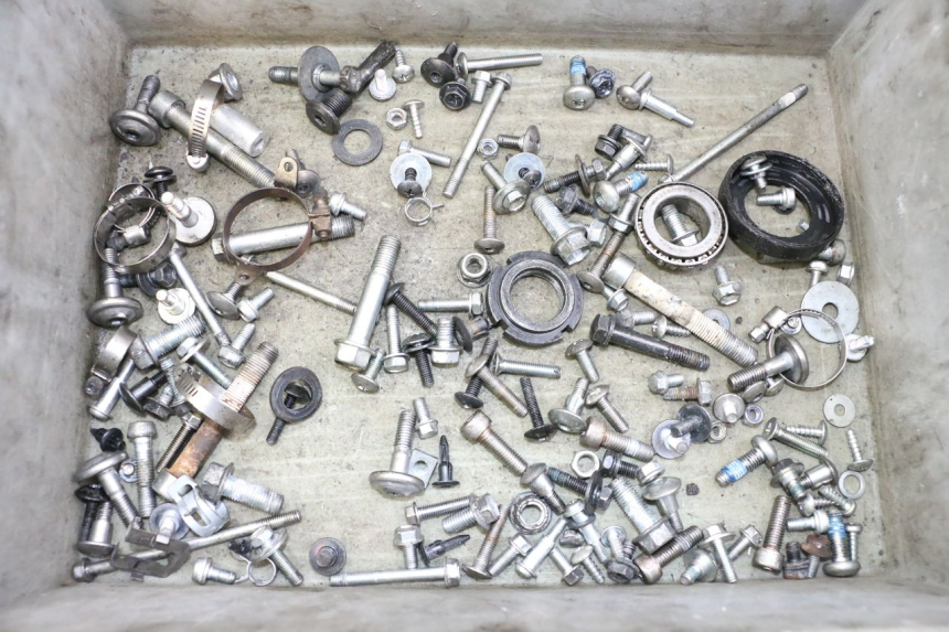 photo de TORNILLOS SUZUKI GSR 750 (2011 - 2017) - Vista principal