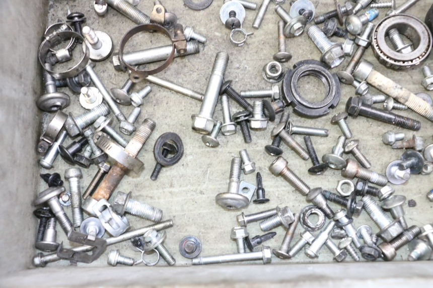 photo de TORNILLOS SUZUKI GSR 750 (2011 - 2017) - Zoom estado de uso