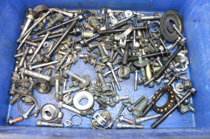 photo de TORNILLOS SUZUKI GSR 600 (2005 - 2012) - Vista principal