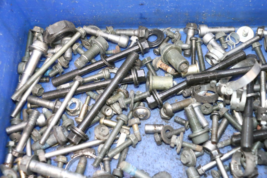 photo de TORNILLOS SUZUKI GSR 600 (2005 - 2012) - Vista general del producto