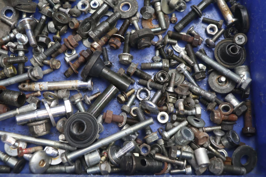 photo de TORNILLOS SUZUKI GSX F GSXF 750 (1988 - 1998) - Primer plano técnico
