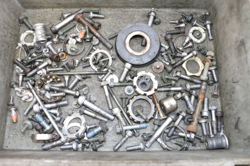 photo de TORNILLOS SUZUKI GSXR GSX-R 1000 (2003 - 2004) - Vista principal