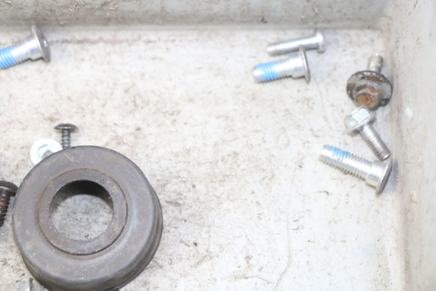 photo de BOLSA DE TORNILLERÍA TORNILLO JM MOTORS GT LINE 4T 50 (2021 - 2023) - Otra perspectiva