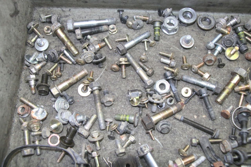 photo de TORNILLOS SYM GTS EVO 125 (2009 - 2013) - Detalle de la pieza