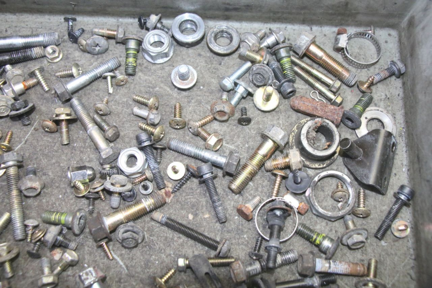 photo de TORNILLOS SYM GTS EVO 125 (2009 - 2013) - Zoom estado de uso